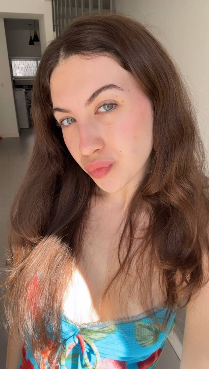 Nude girl Amber in Surat