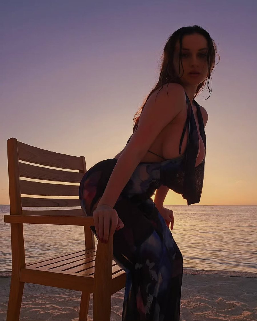 Sexy girl Miranda Faith nude in Surat