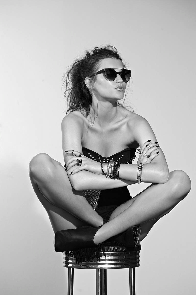 Sassy girls in Surat — step in, relax, and chat live