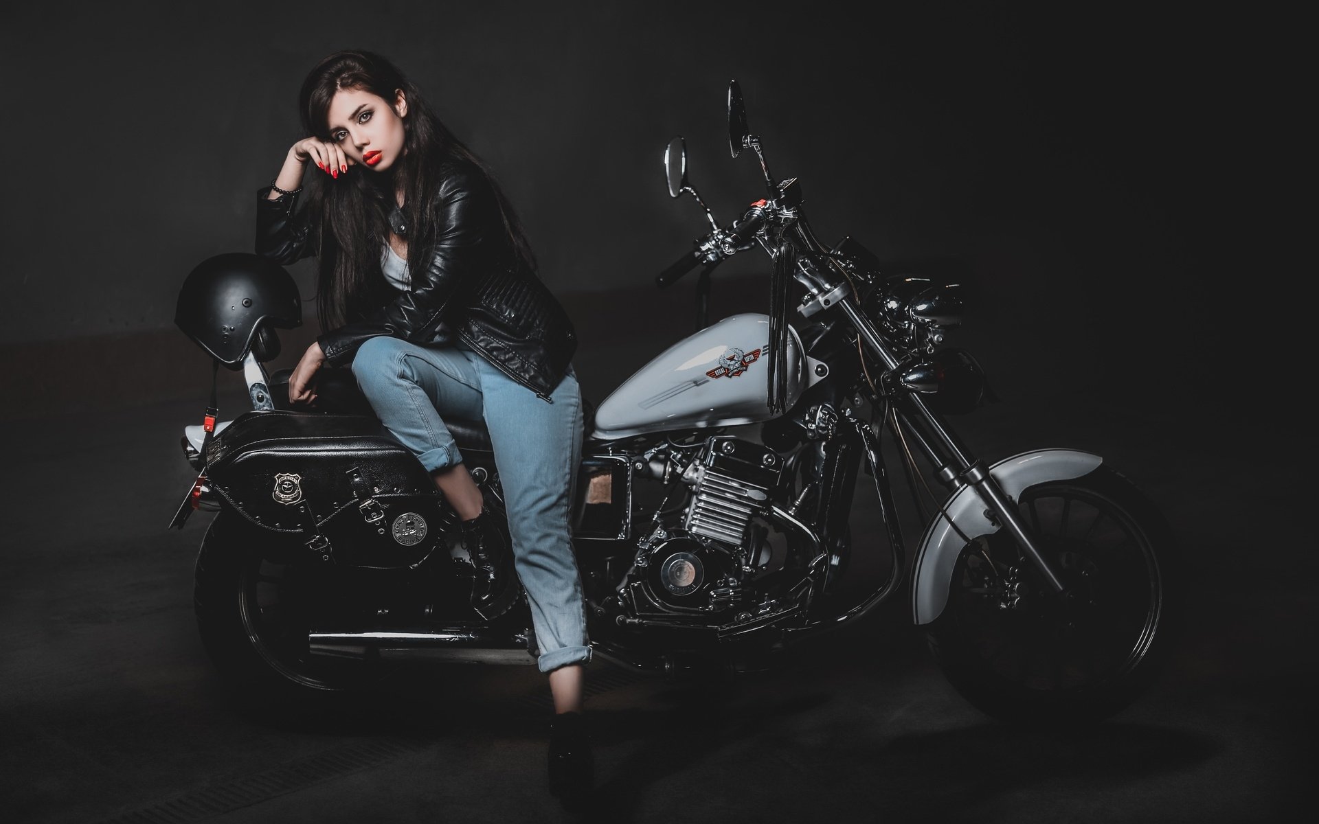 Biker girls: style and drive brings the glow — live moments in Surat